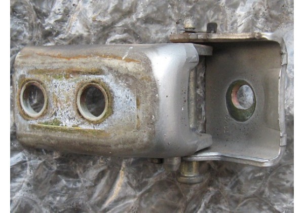 петля дверки,нижня,права передня Peugeot 407,1.6hdi